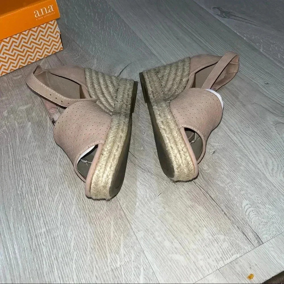 Ana Brenda wedges - Picture 2 of 7